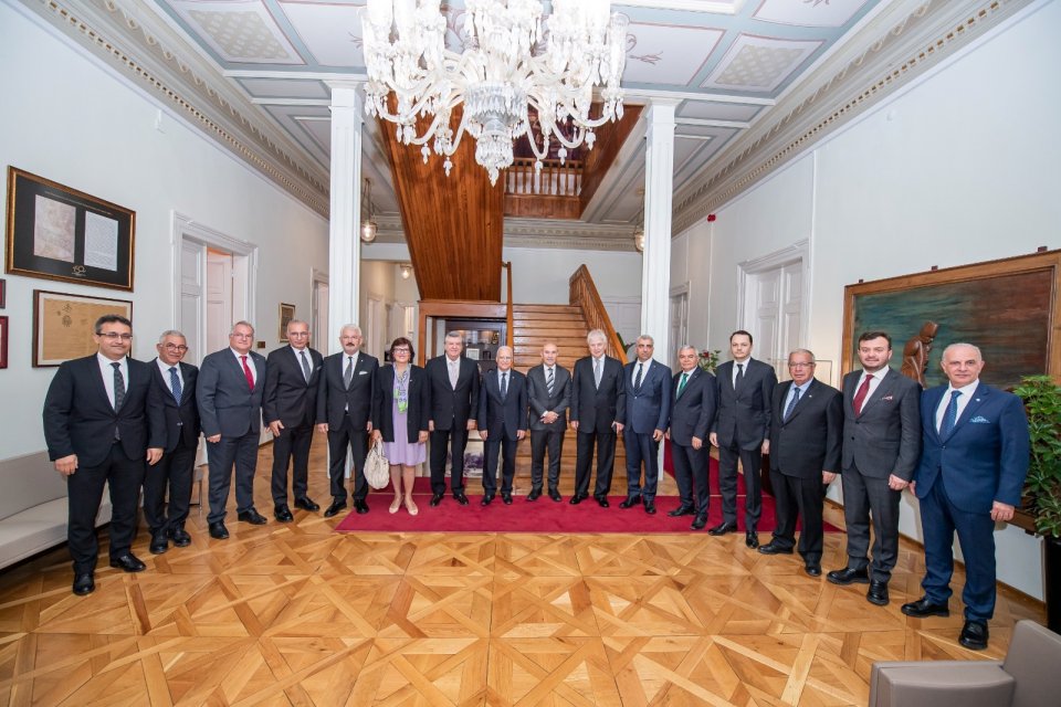 İzmir B&uuml;y&uuml;kşehir Belediye Başkanı Tun&ccedil; Soyer kısa s&uuml;re &ouml;nce yapılan