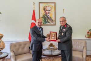 Ege Ordusu Komutanlığı&rsquo;na atanan Korgeneral Kemal Yeni, İzmir B&uuml;y&uuml;kşehir Belediye