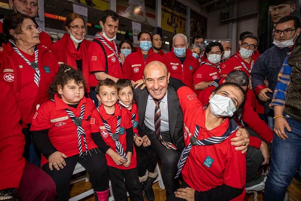 Engelsiz bir kent yaratmak i&ccedil;in &ccedil;alışmalarını s&uuml;rd&uuml;ren İzmir B&uuml;y&uuml;kşehir Belediye