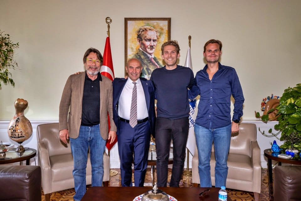 G&ouml;ztepe Spor Kul&uuml;b&uuml; Rasmus Ankersen ve bir &ouml;nceki başkan Mehmet
