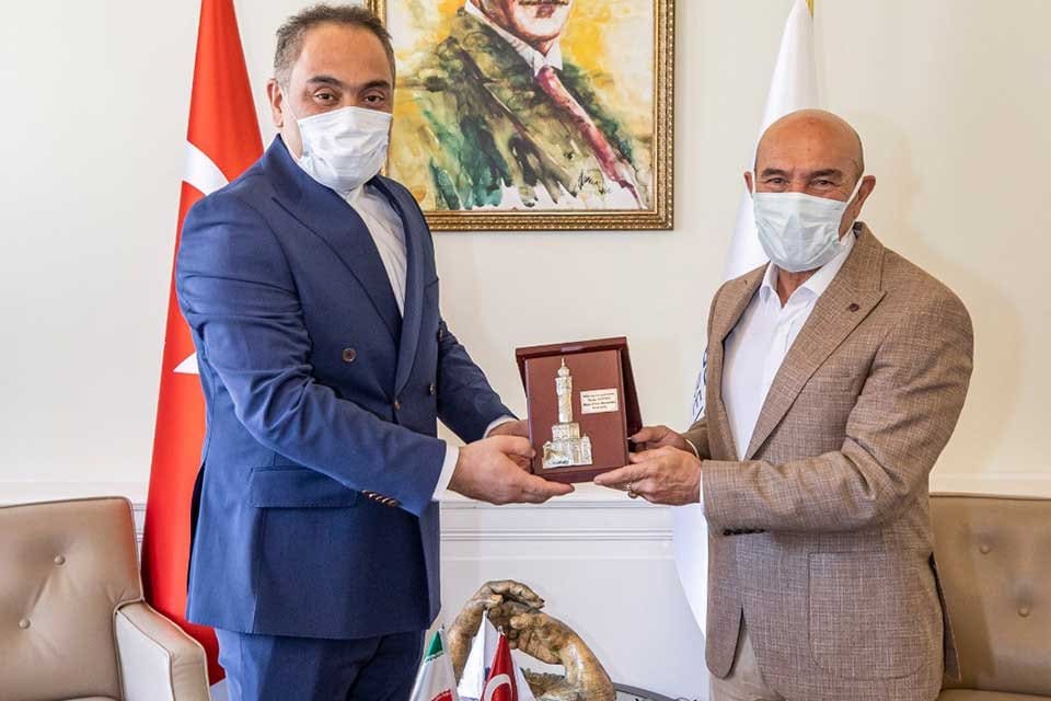 İzmir B&uuml;y&uuml;kşehir Belediye Başkanı Tun&ccedil; Soyer, İran'ın İstanbul Başkonsolosu Javad