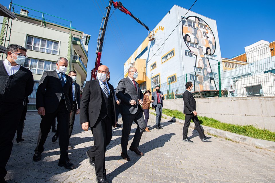 İzmir B&uuml;y&uuml;kşehir Belediye Başkanı Tun&ccedil; Soyer Nisan&rsquo;da hizmete a&ccedil;ılması hedeflenen