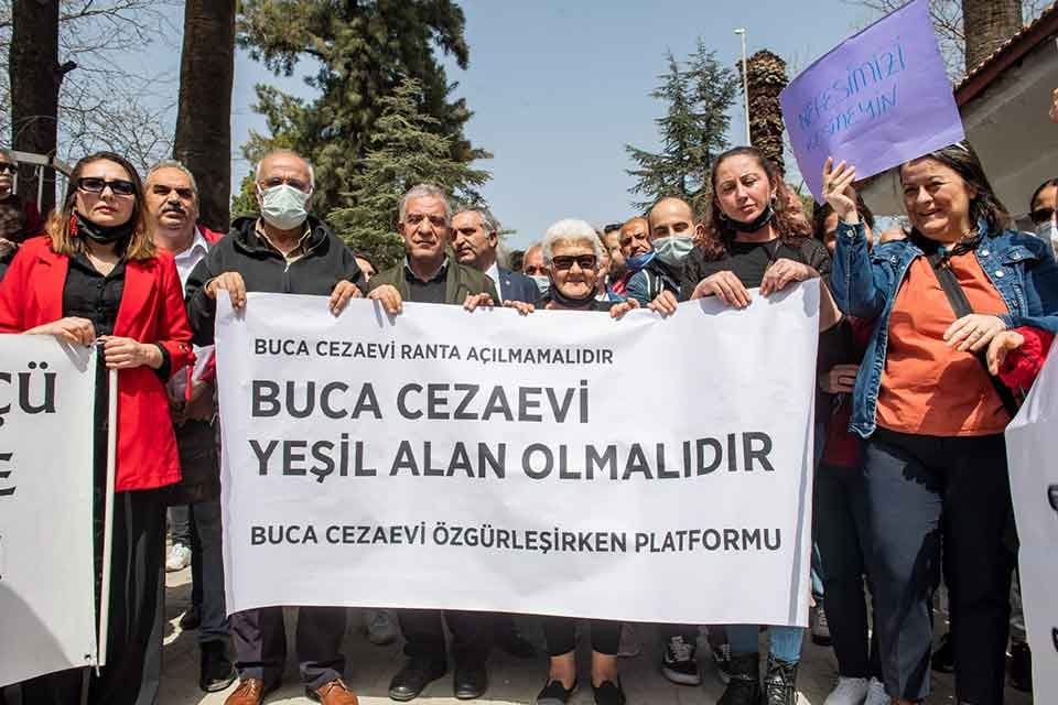 İzmir B&uuml;y&uuml;kşehir Belediye Başkanı Tun&ccedil; Soyer&rsquo;in yıkım &ccedil;alışmaları başlayan Buca