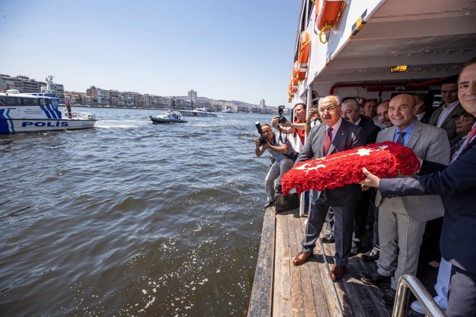 İzmir B&uuml;y&uuml;kşehir Belediye Başkanı Tun&ccedil; Soyer 1 Temmuz Denizcilik ve