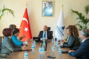 İzmir B&uuml;y&uuml;kşehir Belediye Başkanı Tun&ccedil; Soyer, kentte &ouml;nceki d&ouml;nemlerde se&ccedil;ilmiş
