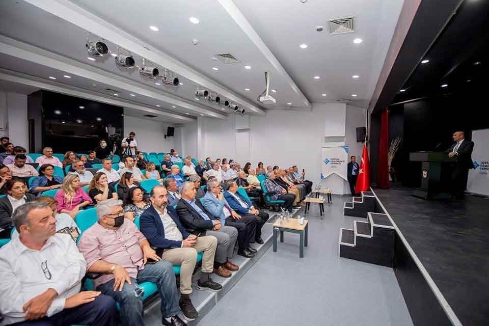 Sosyal Demokrasi Derneği&rsquo;nin d&uuml;zenlediği &lsquo;Başka bir Yaşam M&uuml;mk&uuml;n&rsquo; başlıklı panelde