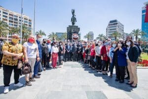 İzmir B&uuml;y&uuml;kşehir Belediye Başkanı Tun&ccedil; Soyer, CHP İzmir İl Başkanlığı'nın