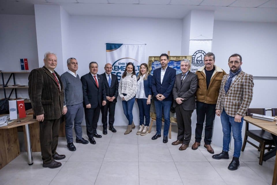 İzmir B&uuml;y&uuml;kşehir Belediye Başkanı Tun&ccedil; Soyer, Tarihi Kemeraltı Esnaf Derneği