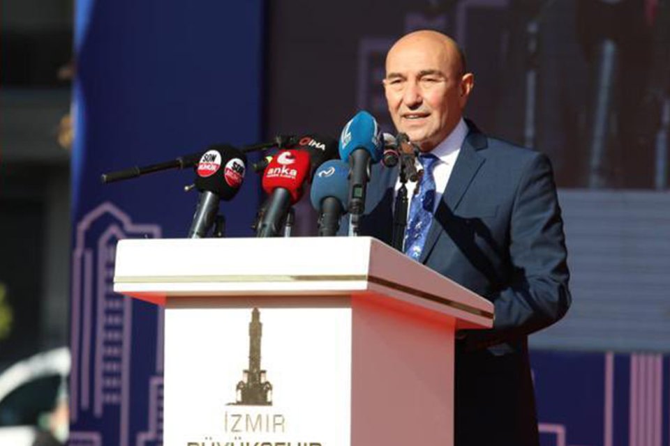 İzmir B&uuml;y&uuml;kşehir Belediyesi'nin Karşıyaka &Ouml;rnekk&ouml;y'de başladığı&nbsp;kentsel d&ouml;n&uuml;ş&uuml;m projesinin temel atma
