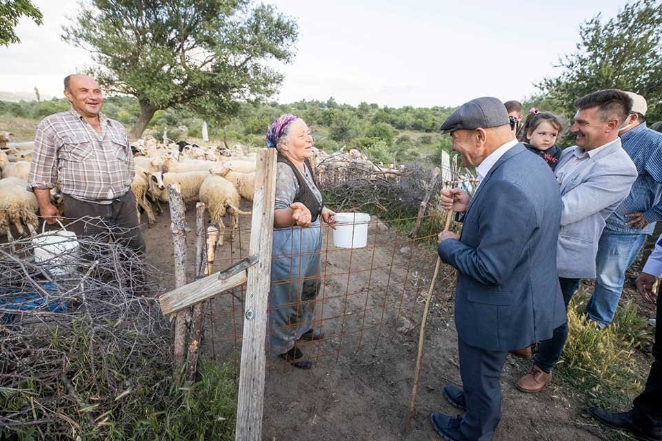 Bergama&rsquo;da her yıl bu d&ouml;nemde tekrarlanan geleneksel yayla ser&uuml;veni, İzmir