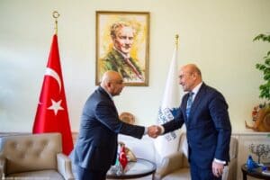 Kuveyt&rsquo;in İstanbul Başkonsolosu Mohammad S.A.S. Alsharji, İzmir B&uuml;y&uuml;kşehir Belediye Başkanı