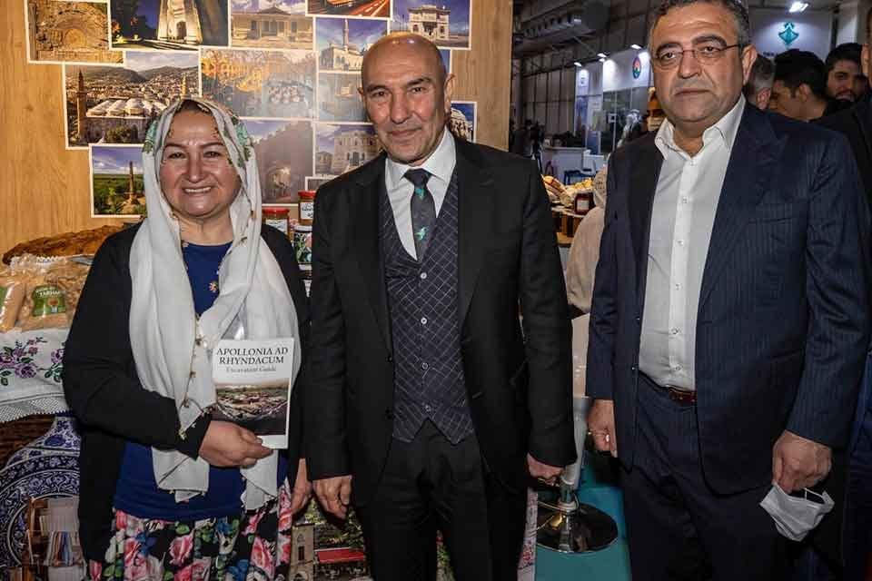 İzmir B&uuml;y&uuml;kşehir Belediye Başkanı Tun&ccedil; Soyer, Diyarbakır&rsquo;da d&uuml;zenlenen 1. Mezopotamya
