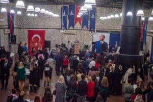 İzmir B&uuml;y&uuml;kşehir Belediye Başkanı Tun&ccedil; Soyer İzmir'in her alanda olduğu