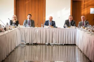 İzmir B&uuml;y&uuml;kşehir Belediye Başkanı Tun&ccedil; Soyer, İzmir Akdeniz Akademisi&rsquo;nin Akademik