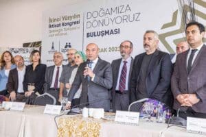 İzmir B&uuml;y&uuml;kşehir Belediyesi'nin d&uuml;zenleyeceği İkinci Y&uuml;zyılın İktisat Kongresi hazırlıkları s&uuml;r&uuml;yor.