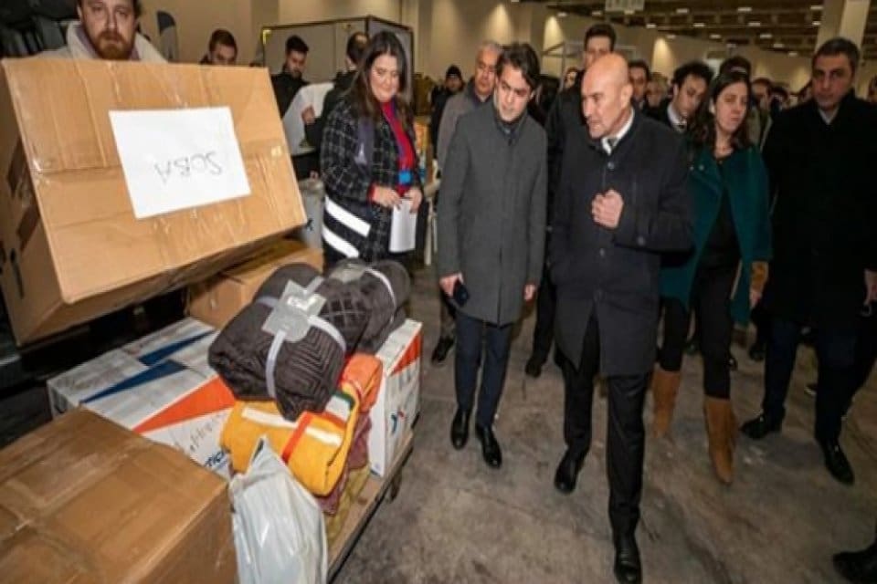İzmir B&uuml;y&uuml;kşehir Belediye Başkanı Tun&ccedil; Soyer, Kahramanmaraş merkezli iki deprem