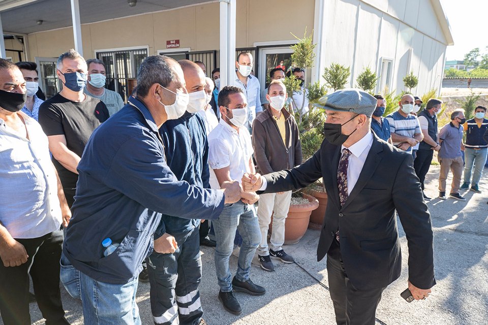 İzmir B&uuml;y&uuml;kşehir Belediye Başkanı Tun&ccedil; Soyer, belediye personelinin Ramazan Bayramı'nı