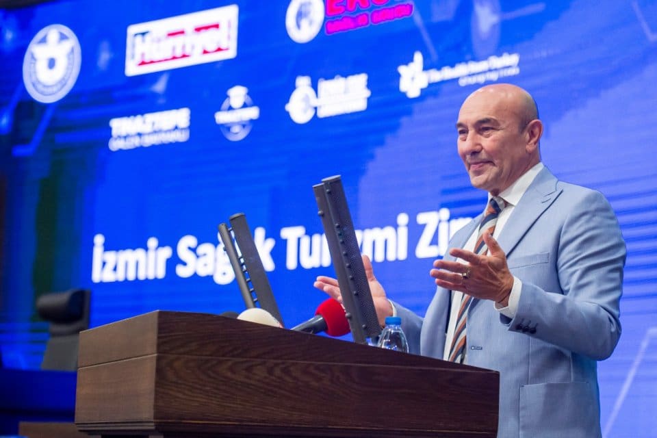 İzmir B&uuml;y&uuml;kşehir Belediye Başkanı Tun&ccedil; Soyer, H&uuml;rriyet Gazetesi ve sağlık