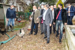 İzmir Büyükşehir Belediye Başkanı Tunç Soyer, sel felaketinde iki kişinin