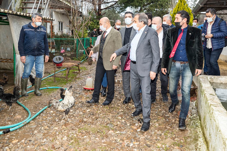 İzmir Büyükşehir Belediye Başkanı Tunç Soyer, sel felaketinde iki kişinin