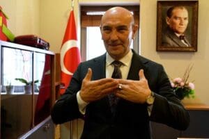 İzmir B&uuml;y&uuml;kşehir Belediye Başkanı Tun&ccedil; Soyer, 3 Aralık D&uuml;nya Engelliler