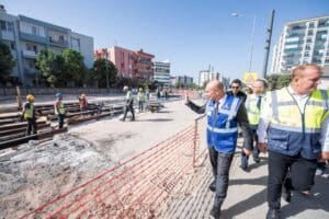 İzmir B&uuml;y&uuml;kşehir Belediye Başkanı Tun&ccedil; Soyer yapımının y&uuml;zde 80&rsquo;i tamamlanan