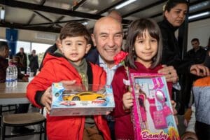 İzmir B&uuml;y&uuml;kşehir Belediye Başkanı Tun&ccedil; Soyer, &Ouml;zdere&rsquo;de yapımı tamamlanan ve