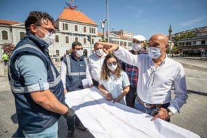 İzmir B&uuml;y&uuml;kşehir Belediye Başkanı Tun&ccedil; Soyer, STK&rsquo;larla d&uuml;zenli olarak yaptığı
