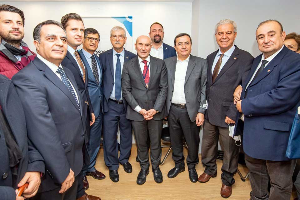 Sosyal Demokrasi Derneği’nin açılışına katılan İzmir Büyükşehir Belediye Başkanı Tunç