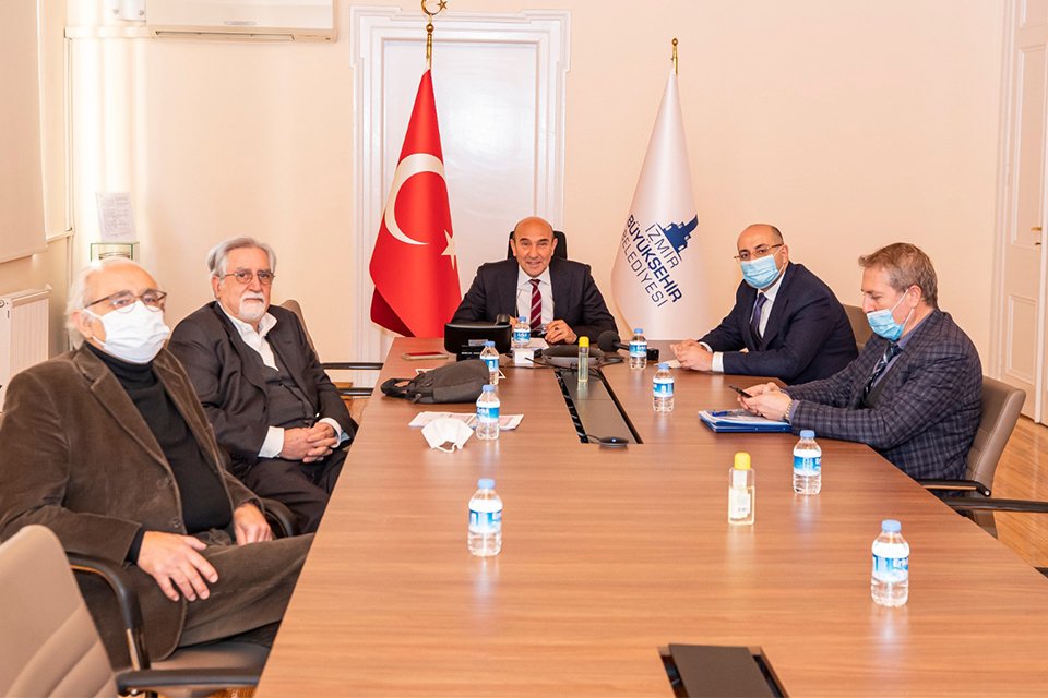 2.500 yıllık tarihe ev sahipliği yapan Kemeraltı ve çevresindeki han,