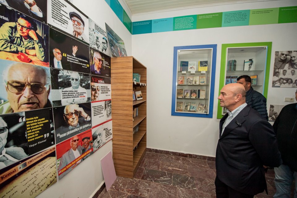 İzmir Büyükşehir Belediye Başkanı Tunç Soyer, afet bölgesi Osmaniye’ye yaptığı