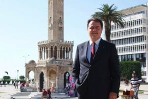 İzmir&rsquo;deki kent y&ouml;neticilerinin son d&ouml;nemde Kemeraltı&rsquo;nın UNESCO adaylığına ilişkin yaptıkları