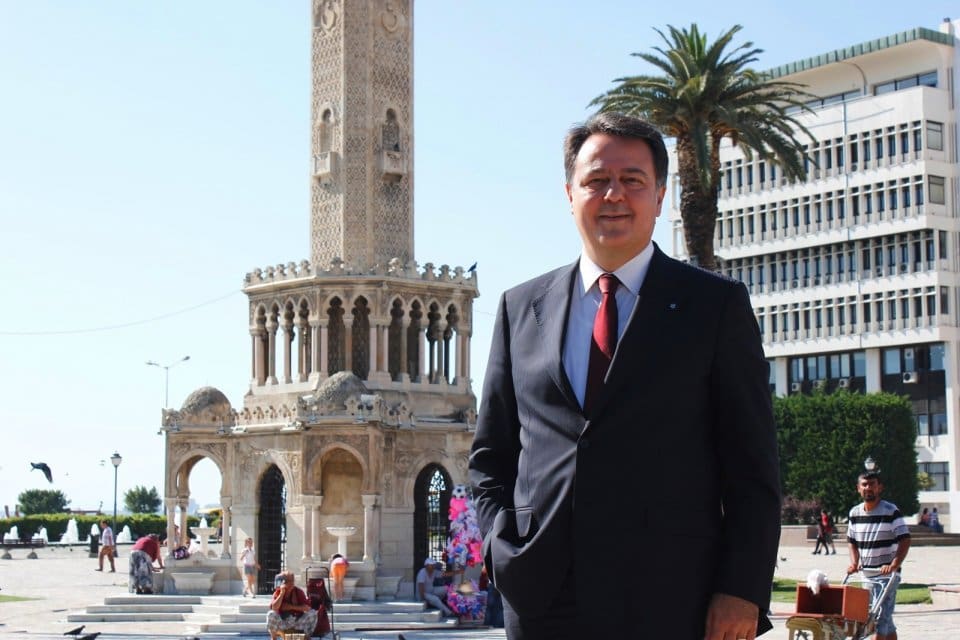 İzmir&rsquo;deki kent y&ouml;neticilerinin son d&ouml;nemde Kemeraltı&rsquo;nın UNESCO adaylığına ilişkin yaptıkları