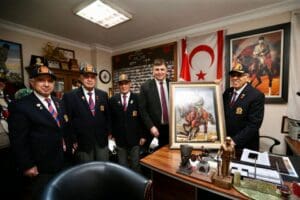 Karşıyaka Belediye Başkanı Dr. Cemil Tugay yeni yıl dolayısıyla Muharip