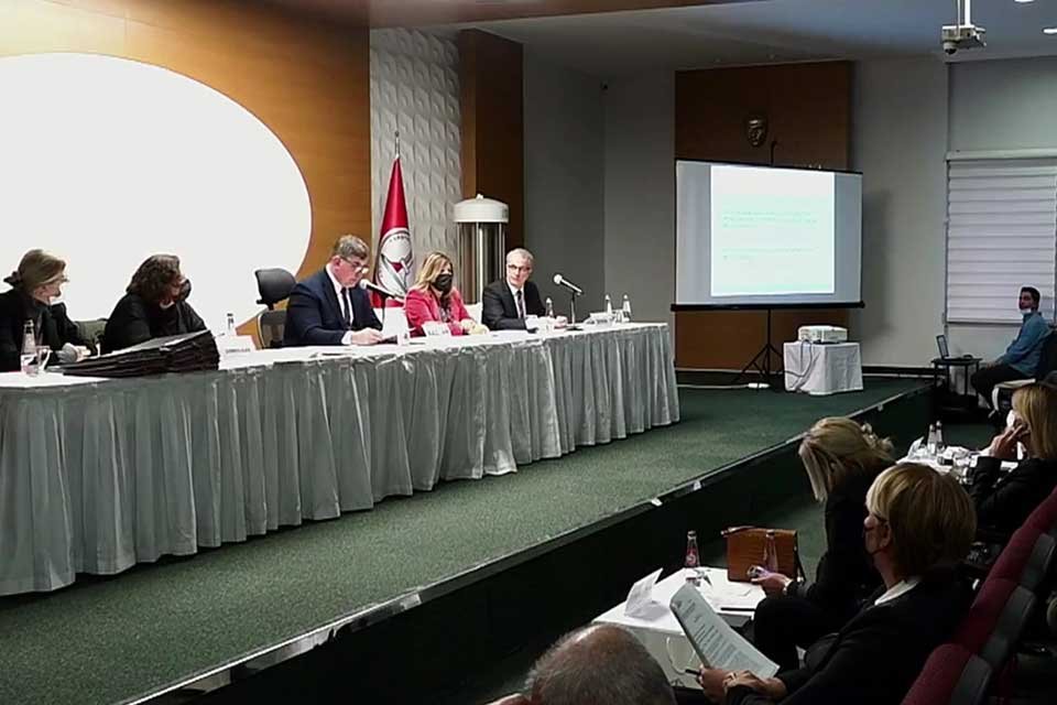 Başkan Tugay’dan Cumhuriyet Mahallesi açıklaması ‘100 civarında tapuyu verdik’ ‘Bizden