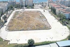 İzmir B&uuml;y&uuml;kşehir Belediye Meclisi'nde Adalet ve Kalkınma Partisi Grup Başkanvekili