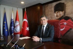 Karşıyaka Belediye Başkanı Dr. Cemil Tugay; Karşıyaka Spor Kul&uuml;b&uuml; Kadın