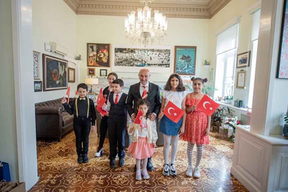 İzmir Büyükşehir Belediye Başkanı Tunç Soyer, 23 Nisan Ulusal Egemenlik