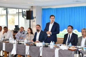 CHP İzmir İl Başkanı Deniz Y&uuml;cel ve &Ccedil;iğli Belediye Başkanı