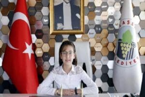 Manisa'nın Alaşehir Belediye Başkanı Ahmet &Ouml;k&uuml;zc&uuml;oğlu, 23 Nisan Ulusal Egemenlik