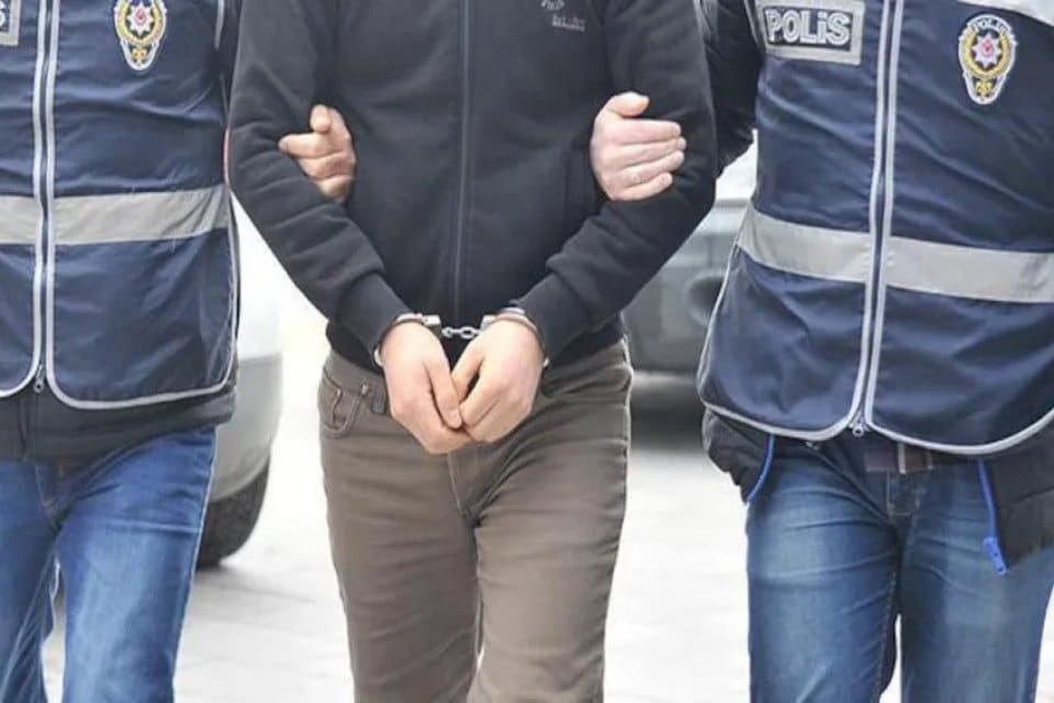 Ankara'da, kapatılan Polis Koleji'nden ilişiği kesilen &ouml;ğrencilerle ilgili soruşturmada, 15
