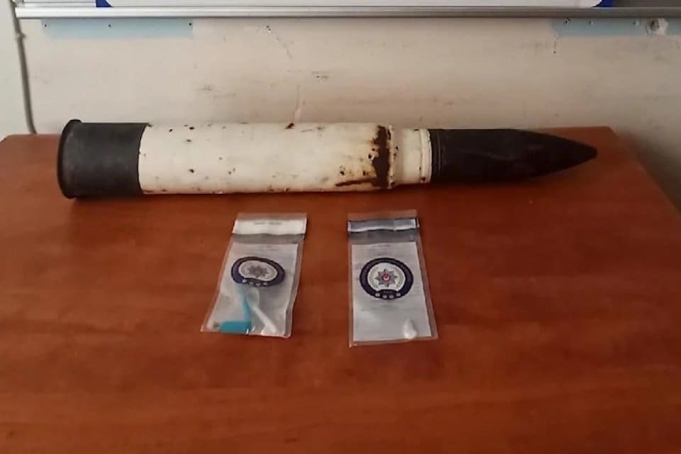 Edirne'nin Uzunk&ouml;pr&uuml; il&ccedil;esinde polis ekiplerince bir evde havan topu mermisi