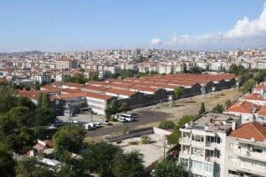 İzmir B&uuml;y&uuml;kşehir Belediye Başkanı Tun&ccedil; Soyer, Buca Cezaevi &Ouml;zg&uuml;rleşirken Platformu&rsquo;nun