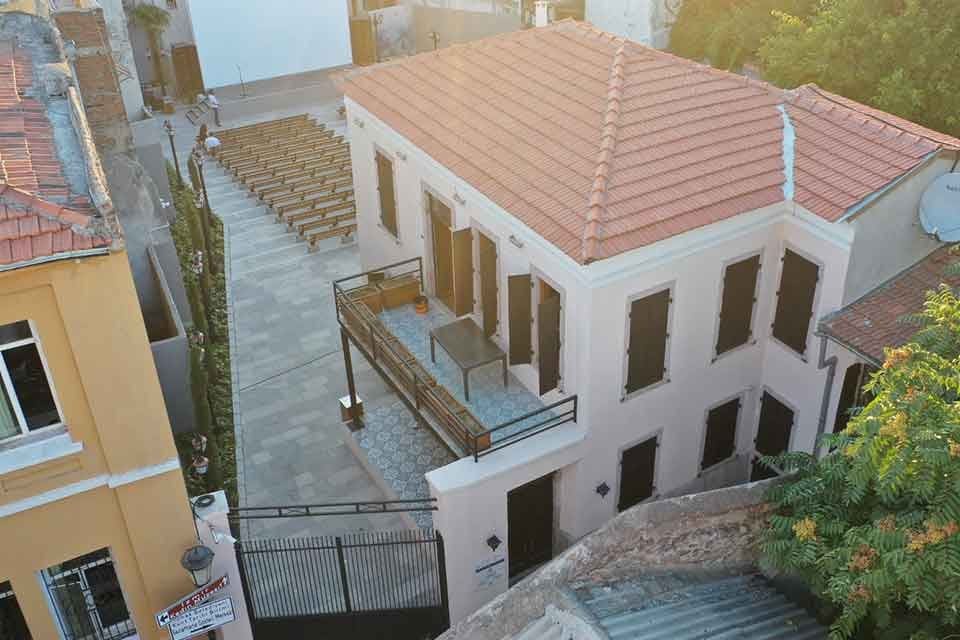 Basmane Oteller Sokağı&rsquo;nda bulunan ve bir d&ouml;nem silah imalathanesi olarak