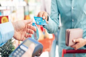 Vatandaş b&uuml;t&ccedil;esini denkleştirebilmek i&ccedil;in &ccedil;areyi kredi kartında bulunca batık kart