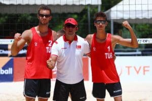 İzmir B&uuml;y&uuml;kşehir Belediyesi&rsquo;nin ev sahipliğindeki U20 Plaj Voleybolu Avrupa Şampiyonası&rsquo;nda