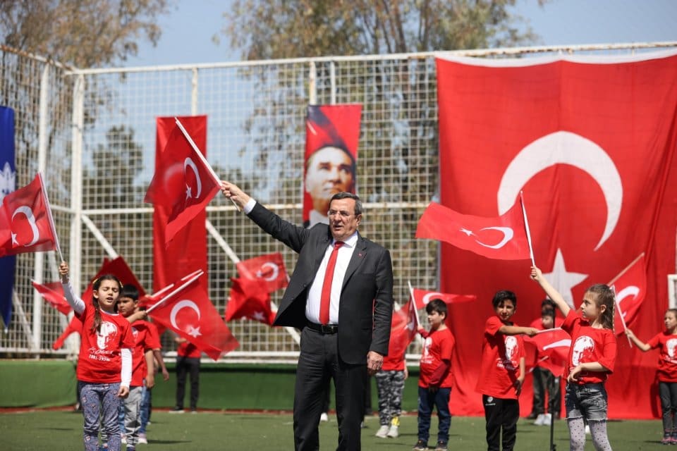 Konak Belediye Başkanı Abd&uuml;l Batur, 23 Nisan Ulusal Egemenlik ve