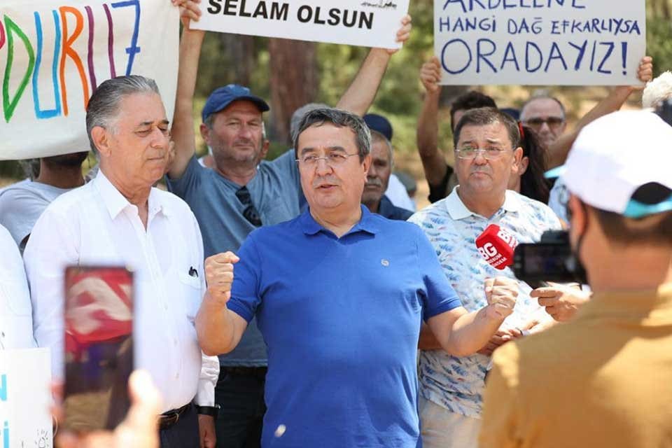 Kıyı Egeli belediye başkanlarıyla birlikte Muğla&rsquo;daki yangın b&ouml;lgesini ziyaret eden