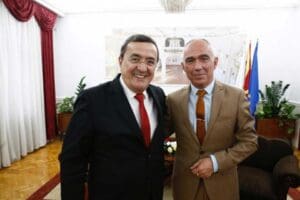 Makedonya&rsquo;daki temaslarını s&uuml;rd&uuml;ren Başkan Batur, kardeş şehir Manastır&rsquo;ın g&ouml;reve yeni