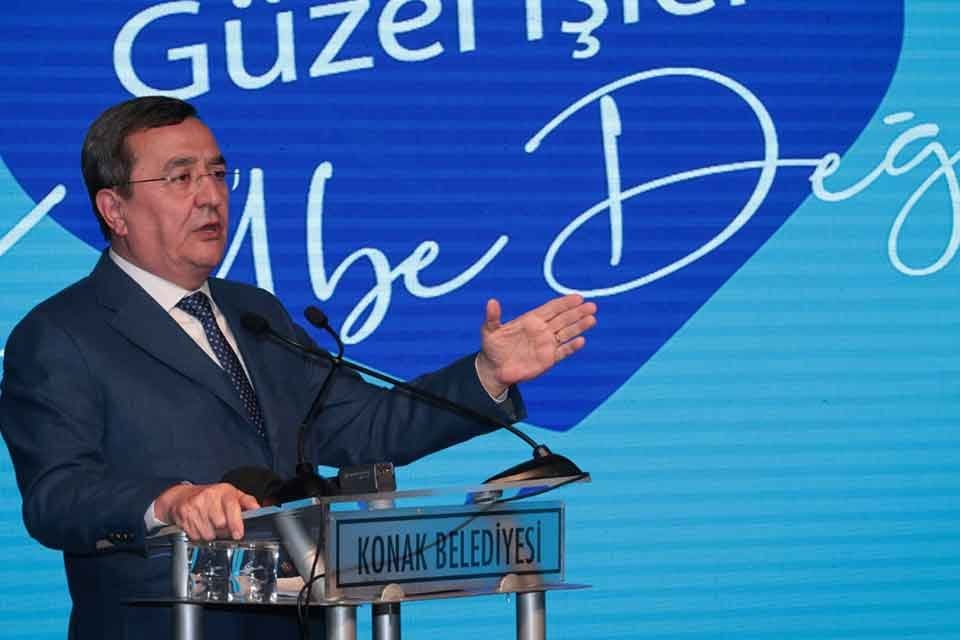 Başkan Batur, G&uuml;&ccedil;lendirilmiş Parlamenter Sistem mutabakatında imzası olan altı muhalefet